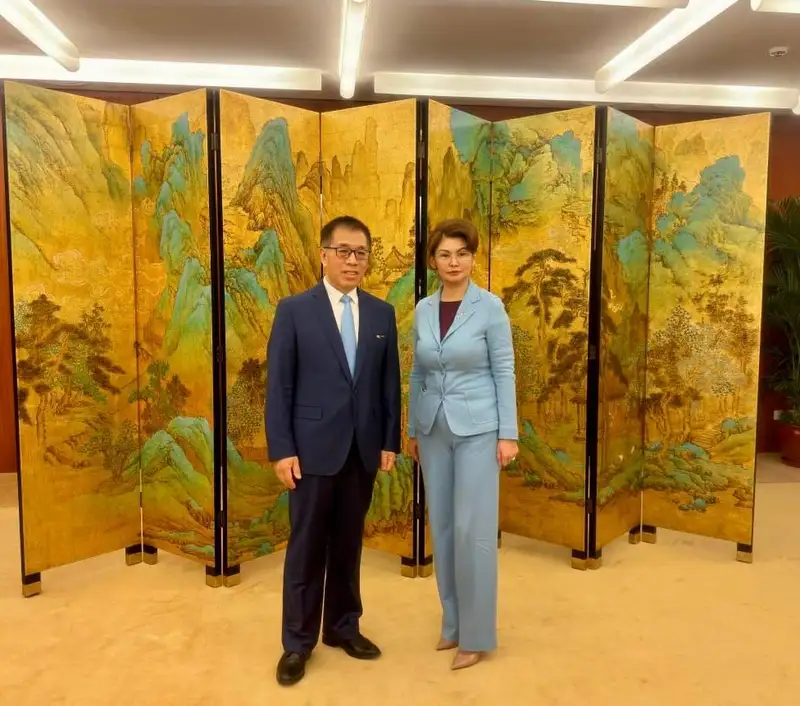 Министр культуры совершила рабочую поездку в Китай